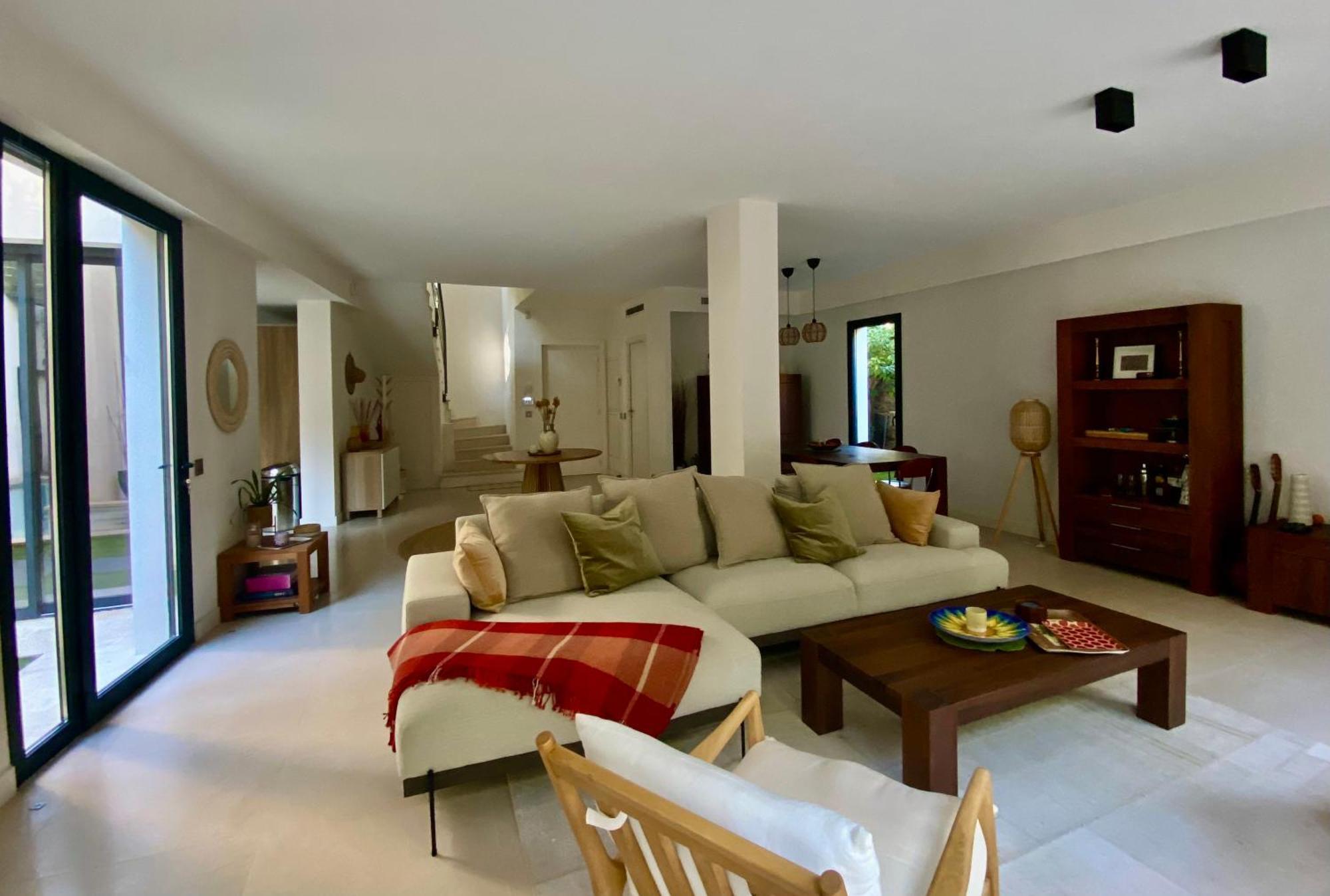 Rumah Bali Cannes Extérieur photo