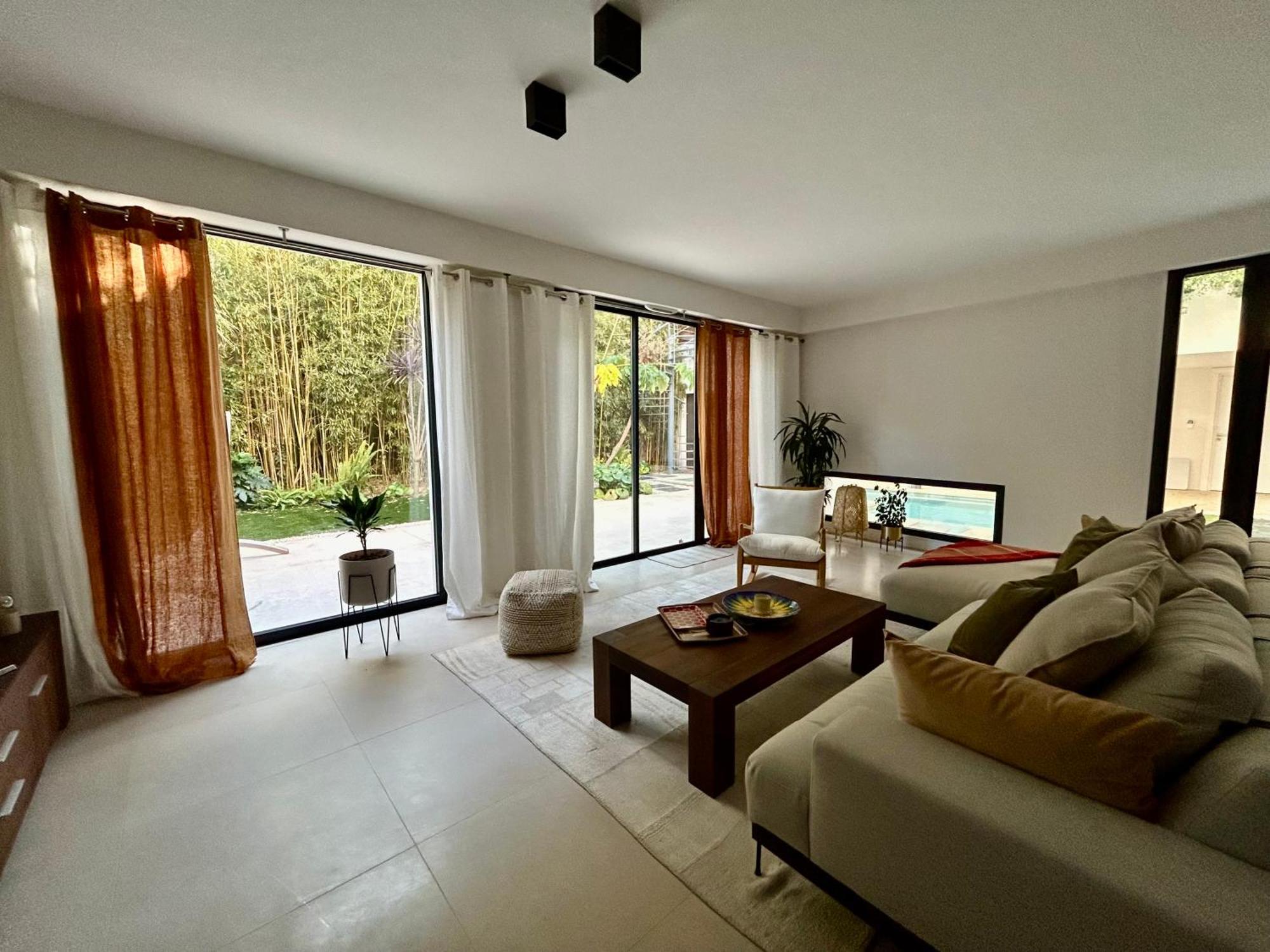 Rumah Bali Cannes Extérieur photo