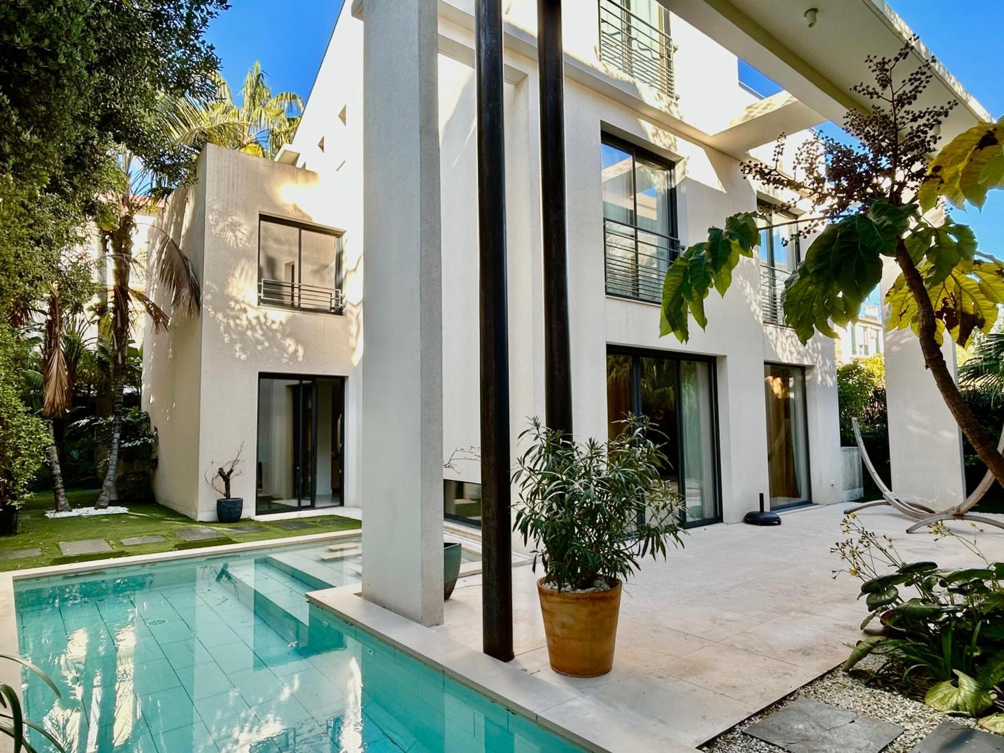 Rumah Bali Cannes Extérieur photo